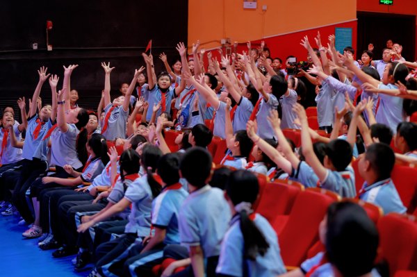 中鼎策略 中国木偶艺术剧院获授“朝阳区关心下一代教育基地” ，舞台剧《我爱北京天安门》公益惠演